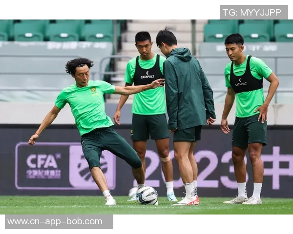 国安新内援今晚抵达北京王刚续约一年助力球队发展